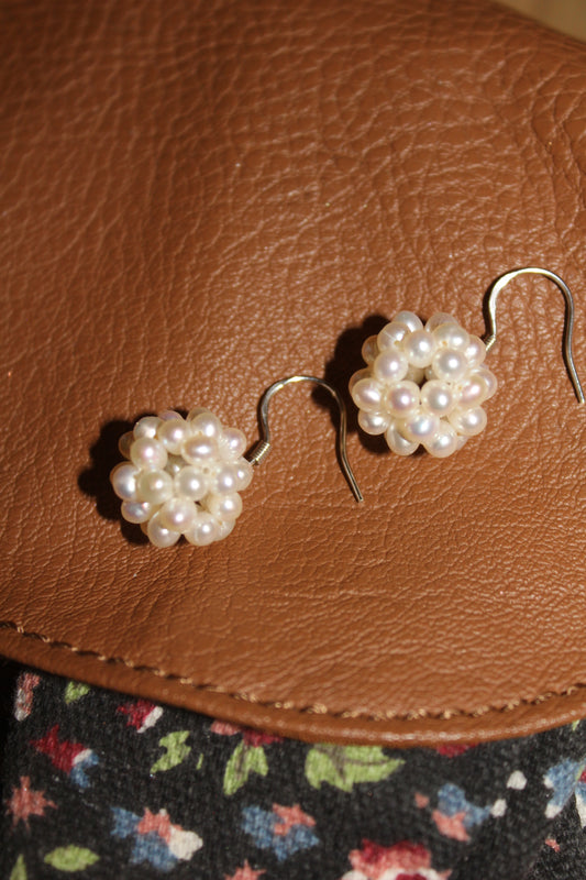 20mm Flower ball earring with sterling silver (White)